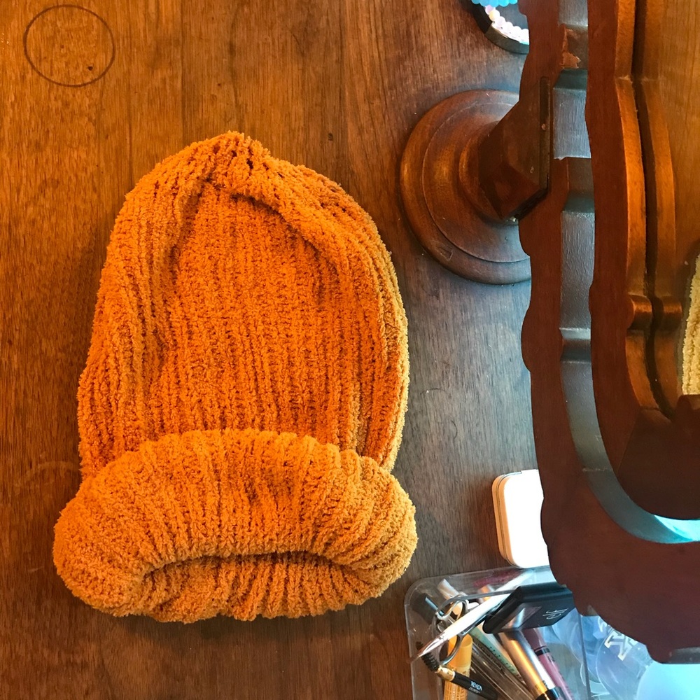 Burnt orange beanie UO